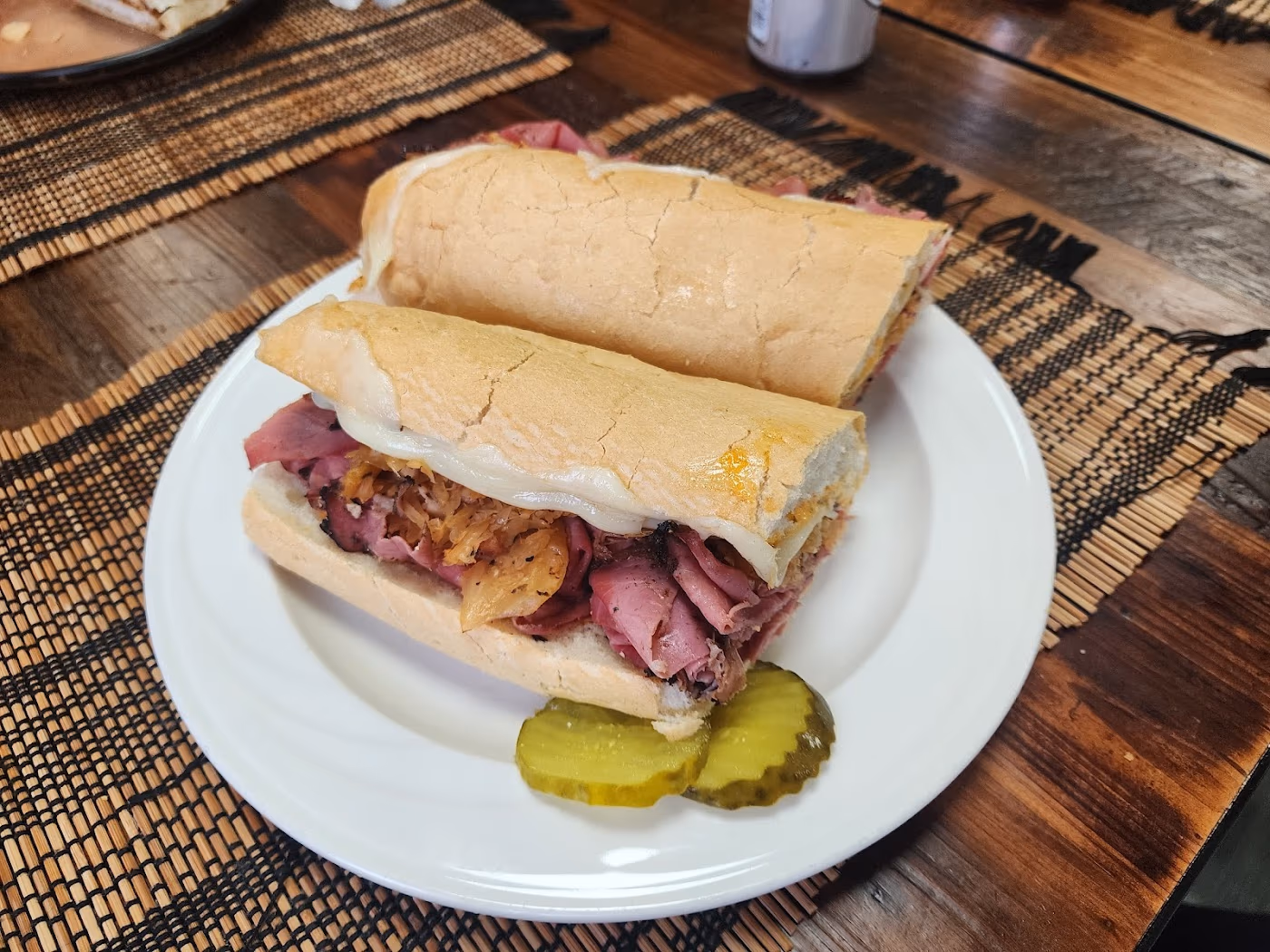 10 Main Cafe & Deli