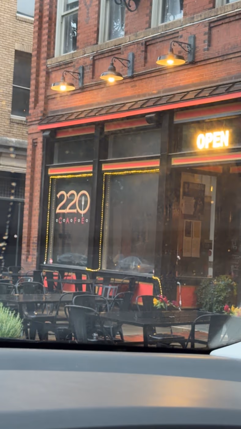220 Cafe photo 4