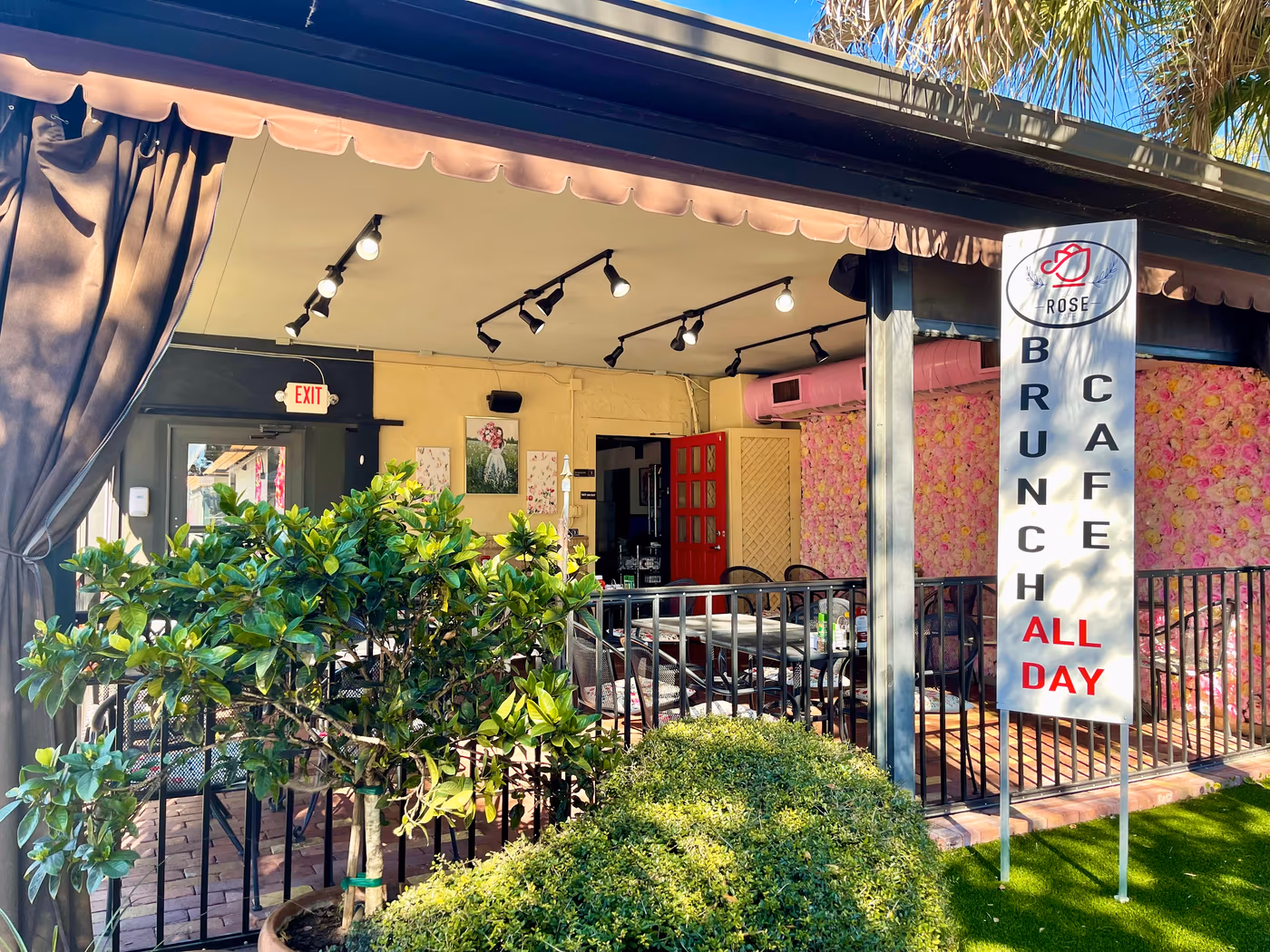 240 Rose Cafe
