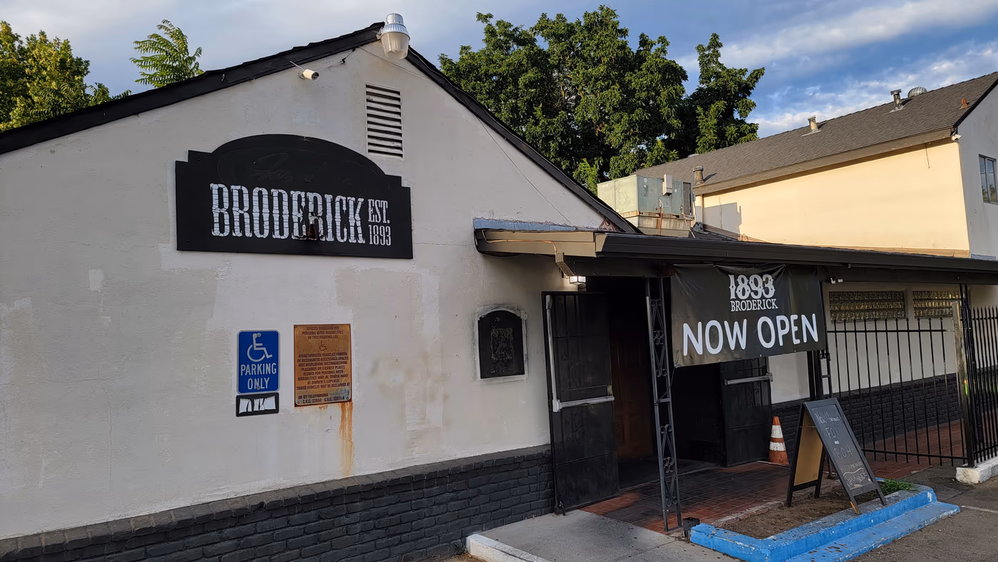 319 Broderick