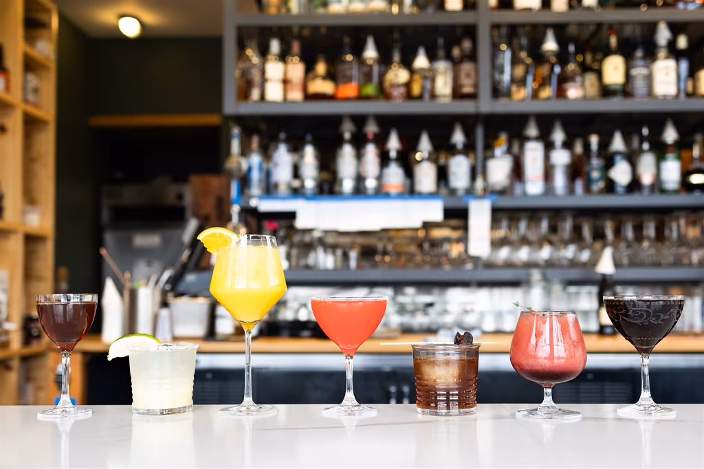 600 Kitchen & Bar