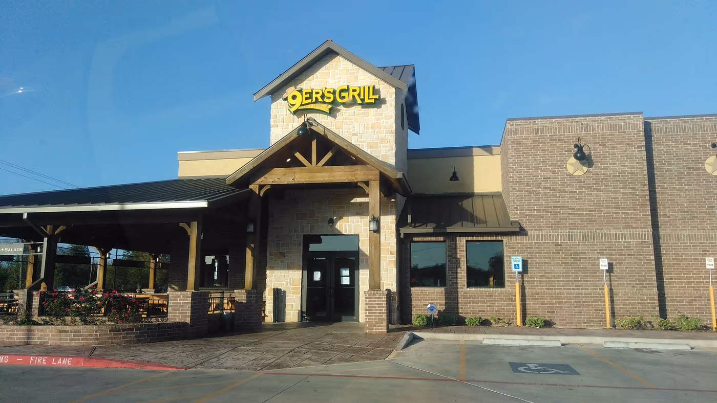 9er's Grill @ Bay City