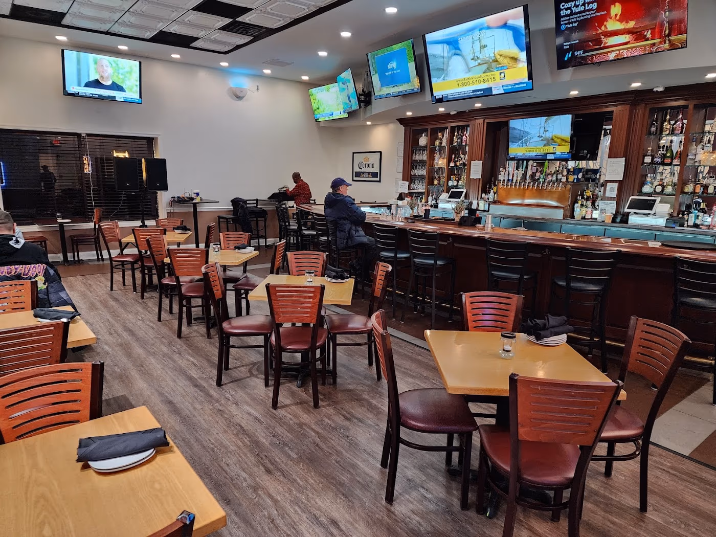 9Five Kitchen & Bar