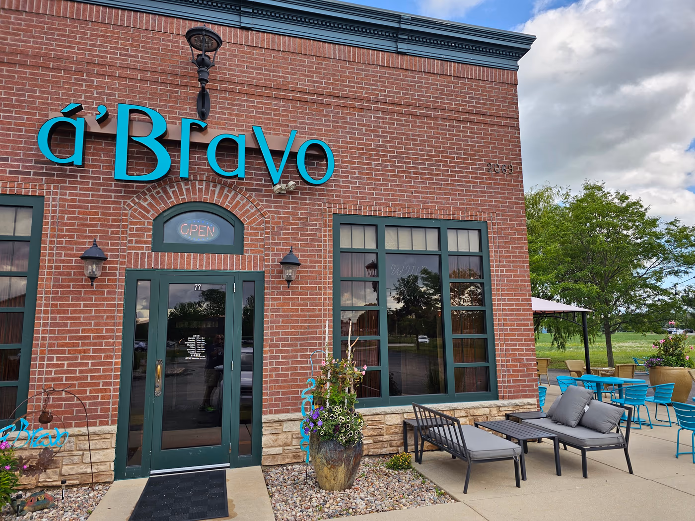 A'Bravo Bistro & Wine Bar