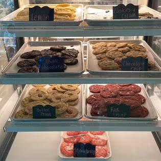 Ally B's Cafe and Bakery