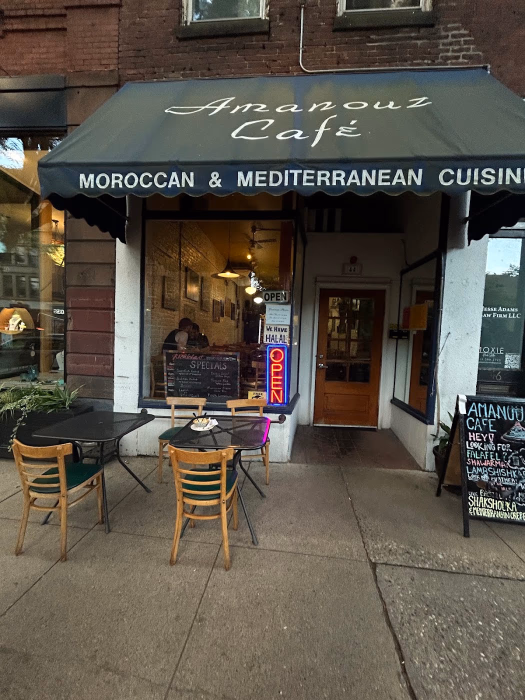 Amanouz Cafe photo 2