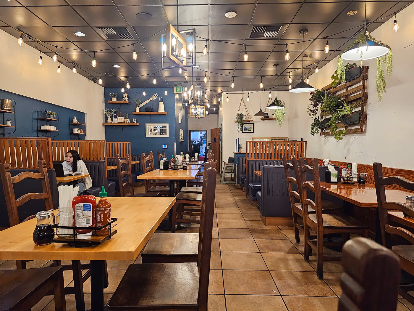 Amarith Farmhouse Restaurant & Pie Shoppe photo 3