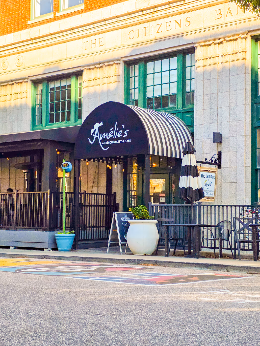 Amélie's French Bakery & Café