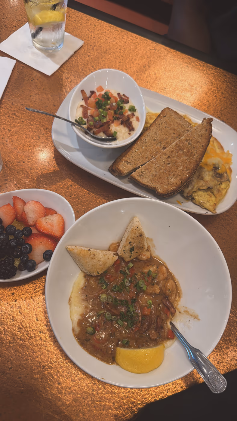 Another Broken Egg Cafe photo 2