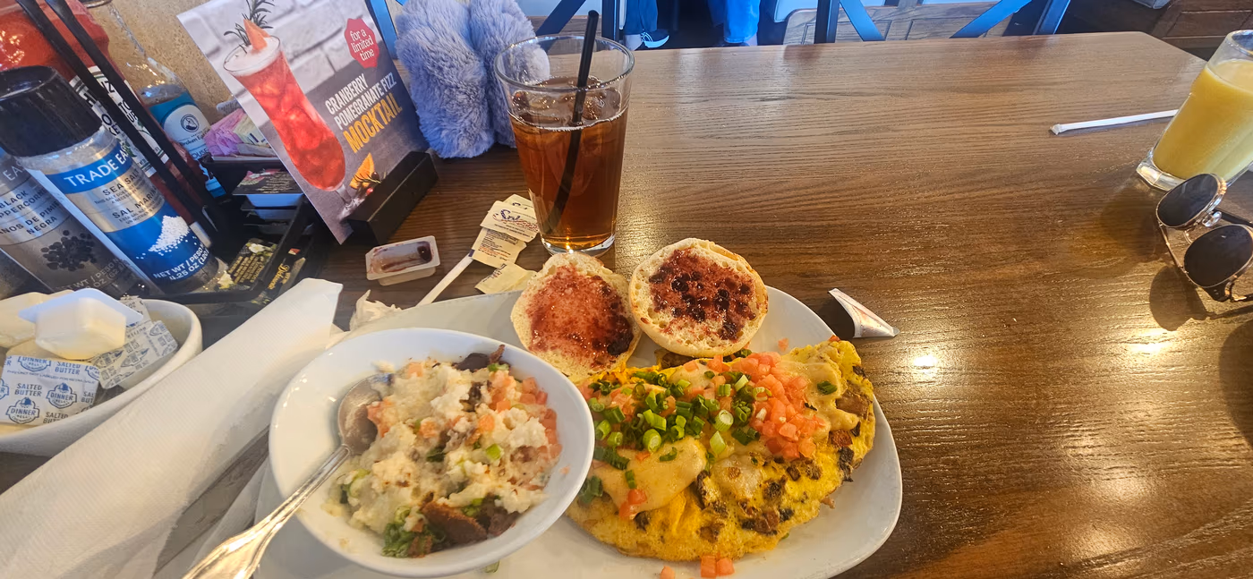 Another Broken Egg Cafe