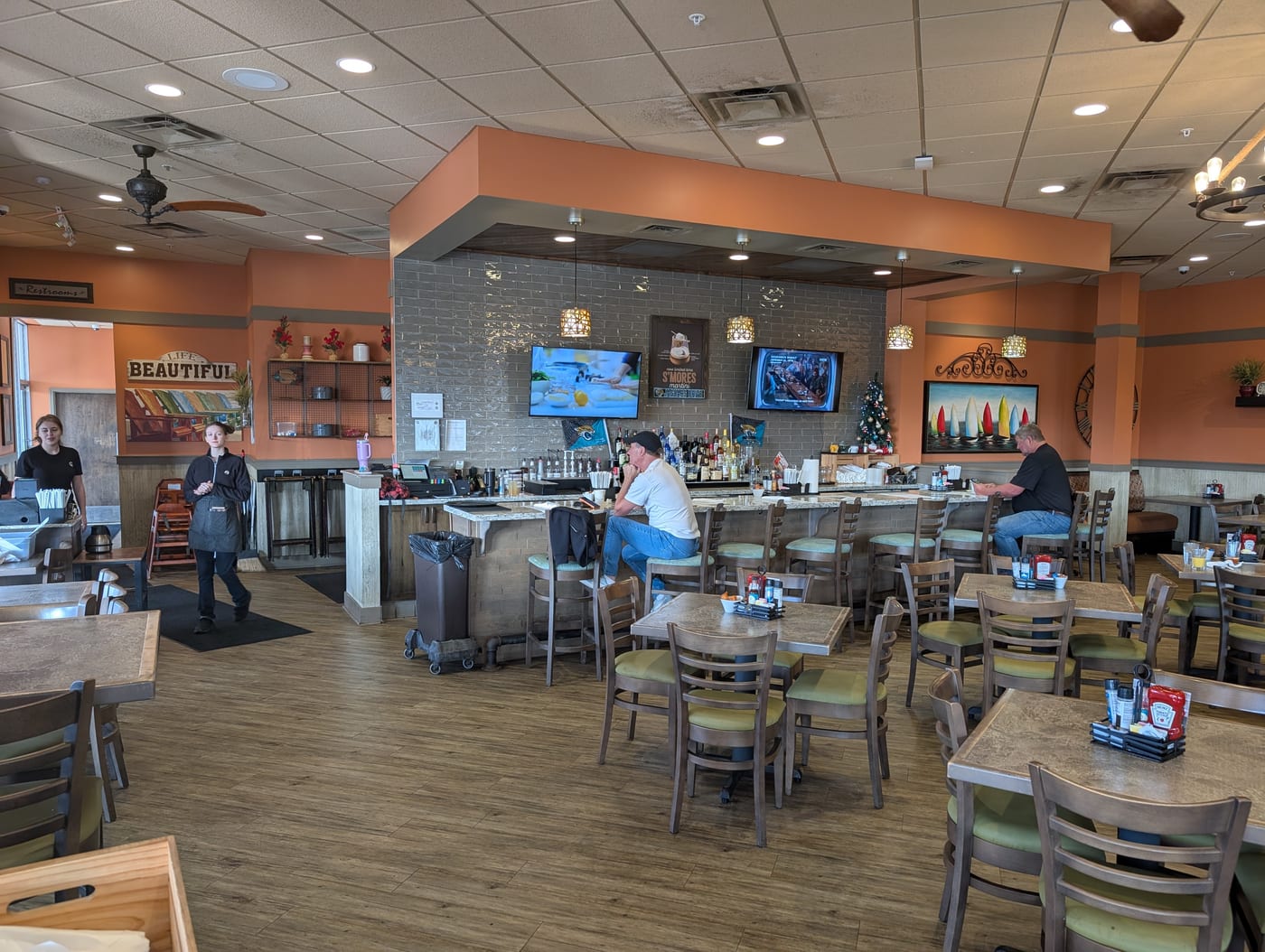 Another Broken Egg Cafe