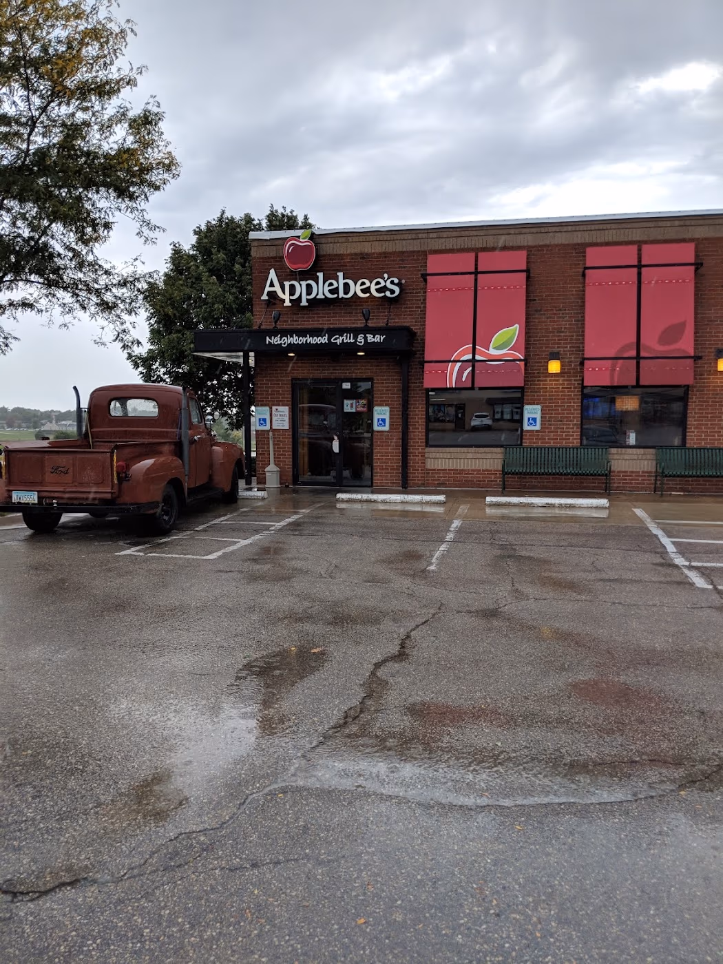 Applebee's Grill + Bar photo 2