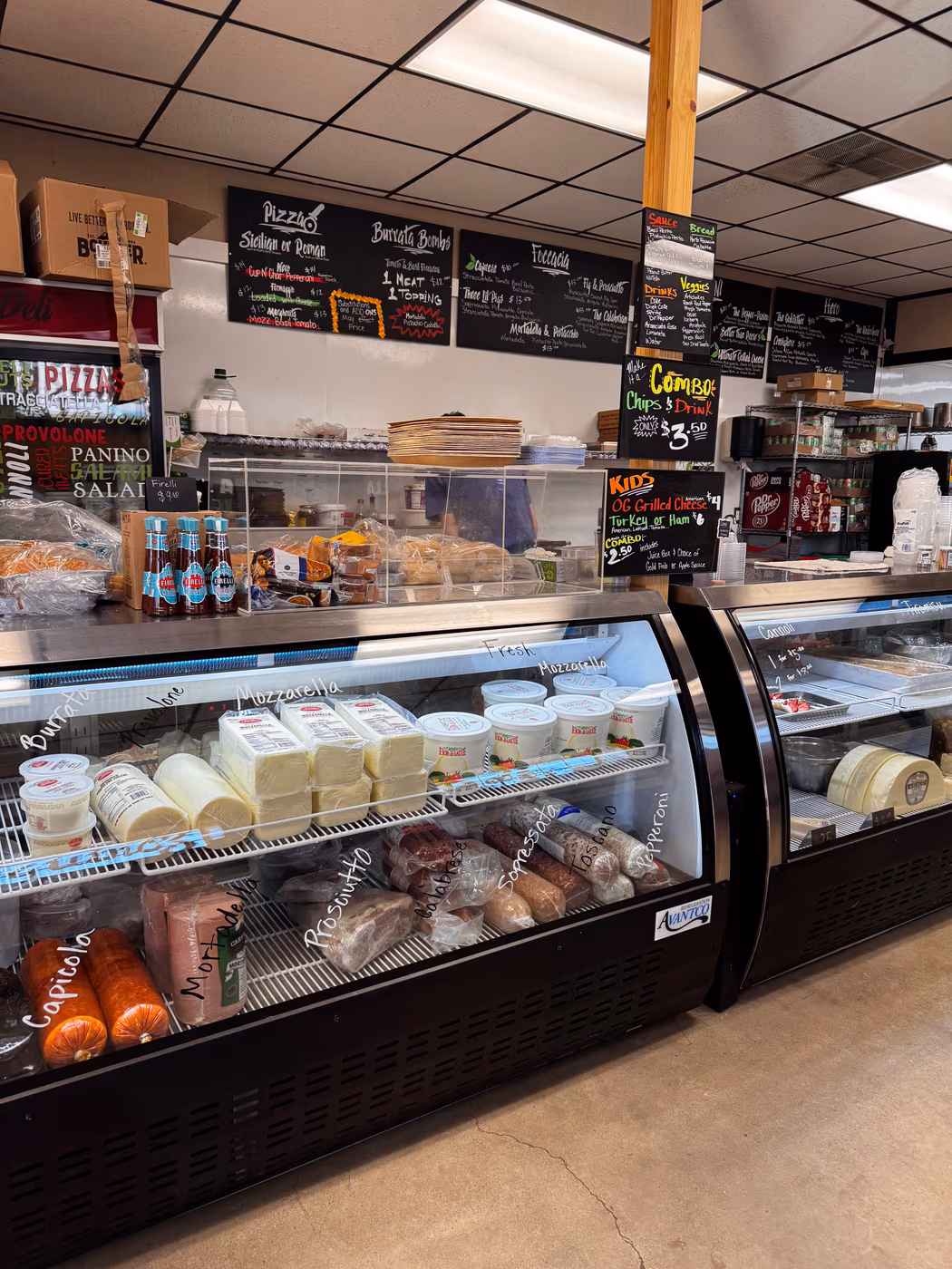Aquino’s Deli photo 4