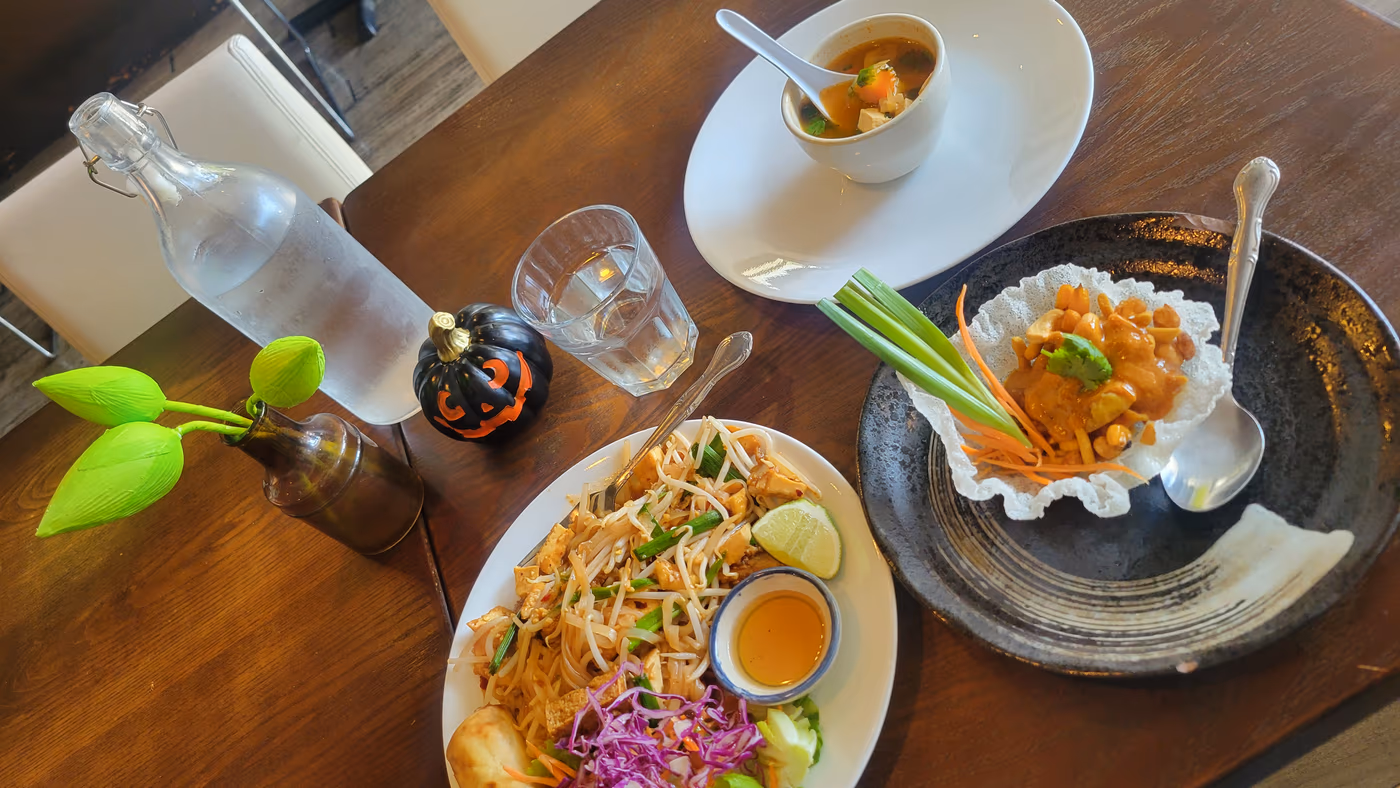 Araya's Vegetarian Place photo 3