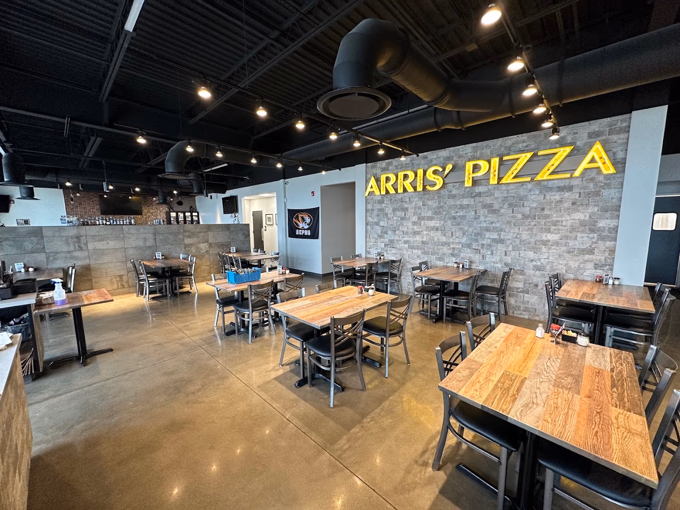 Arris Pizza Republic photo 2