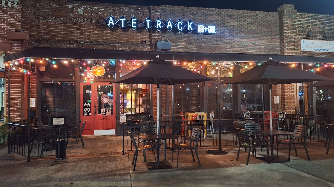 Ate Track Bar & Grill photo 2