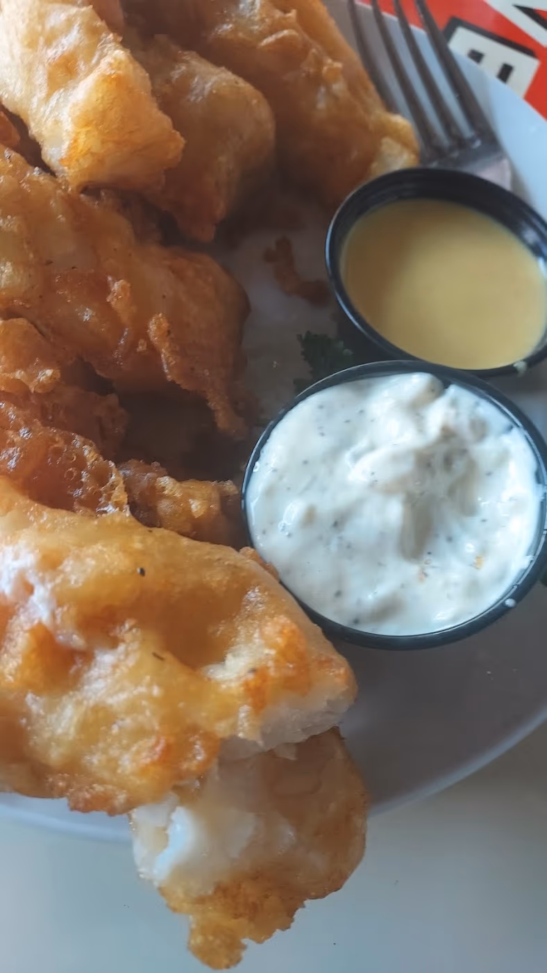 Ate Track Bar & Grill photo 4