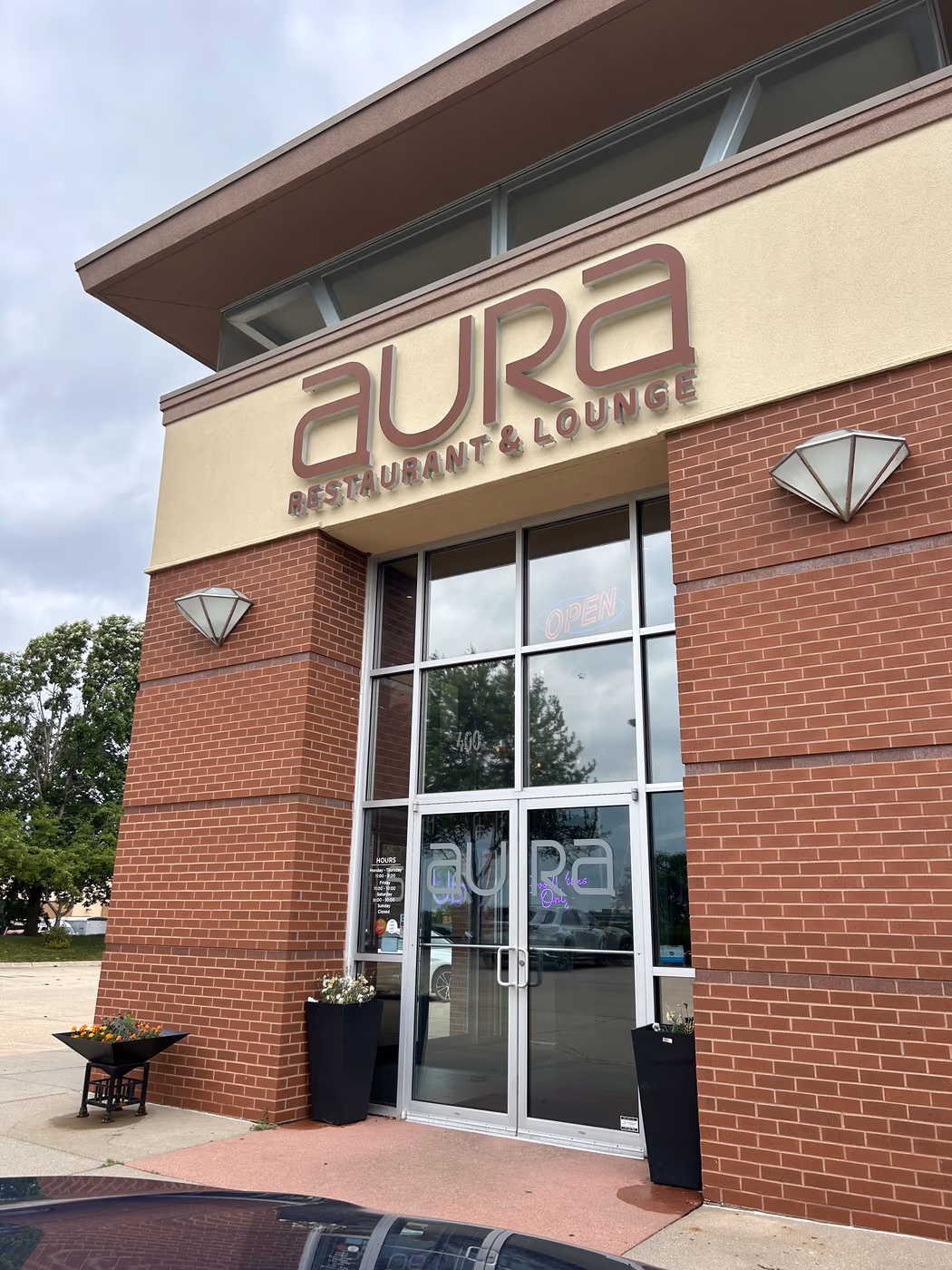 Aura Restaurant & Lounge