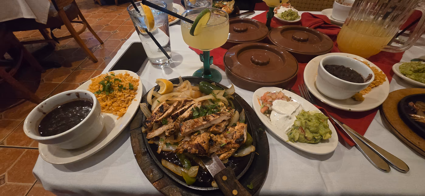 Azteca Restaurant photo 3