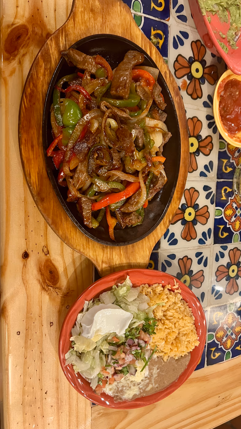 Aztecas Restaurant & Cantina photo 4