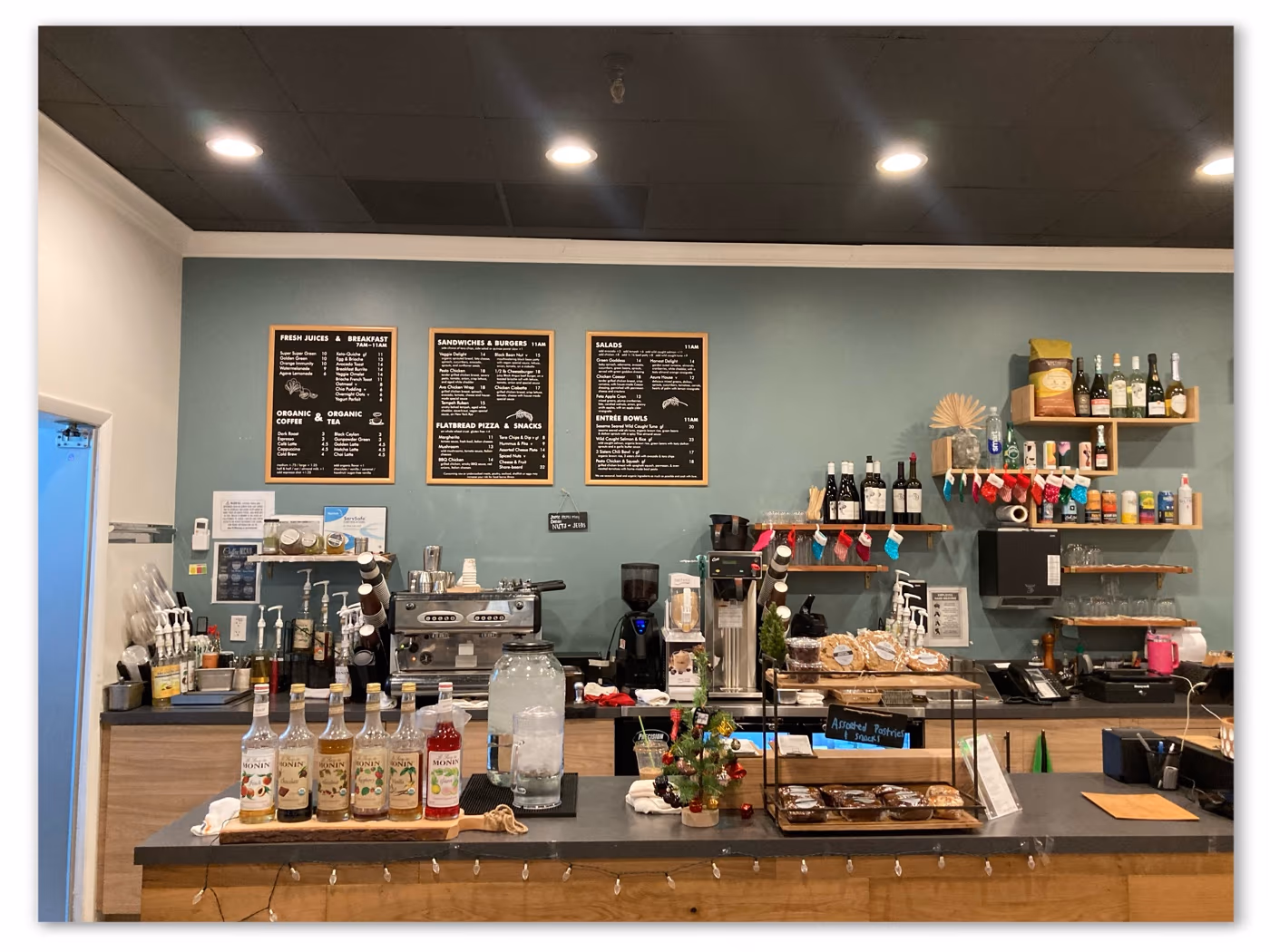Azure Palm Café photo 2