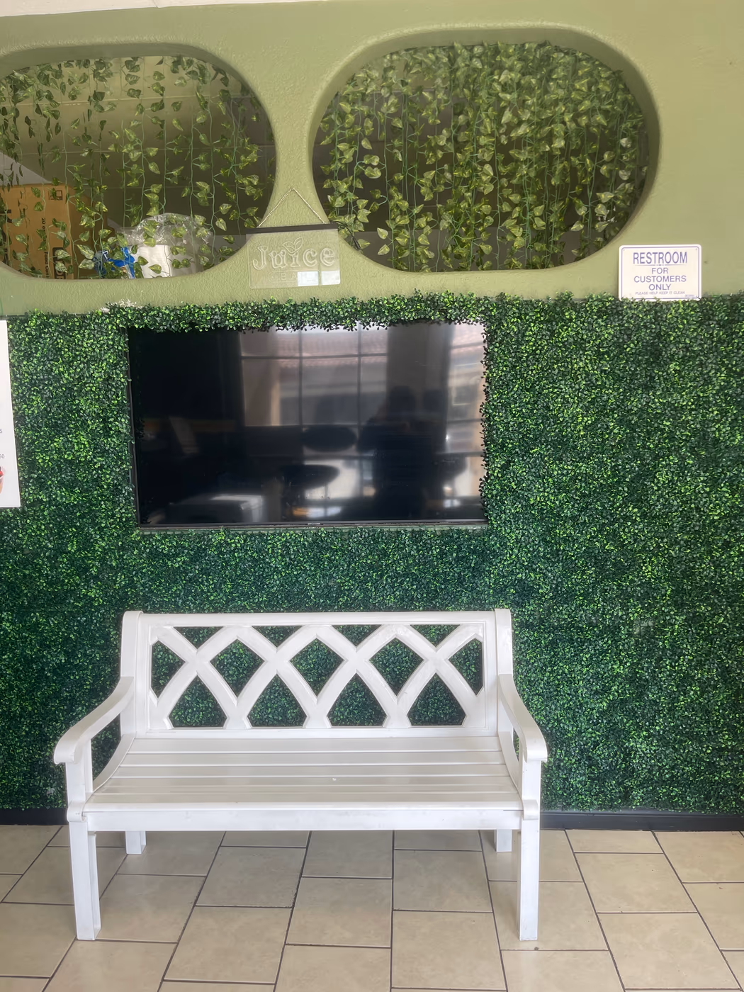 Be Happy Café & Juice Bar