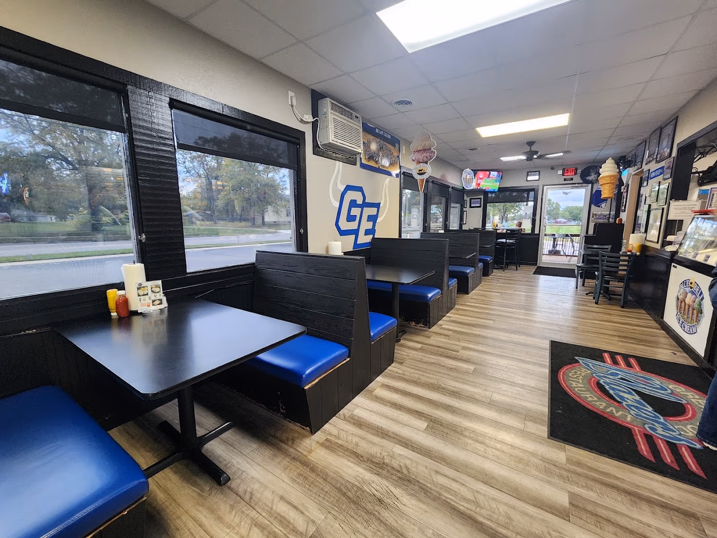 Blazers Restaurant photo 4