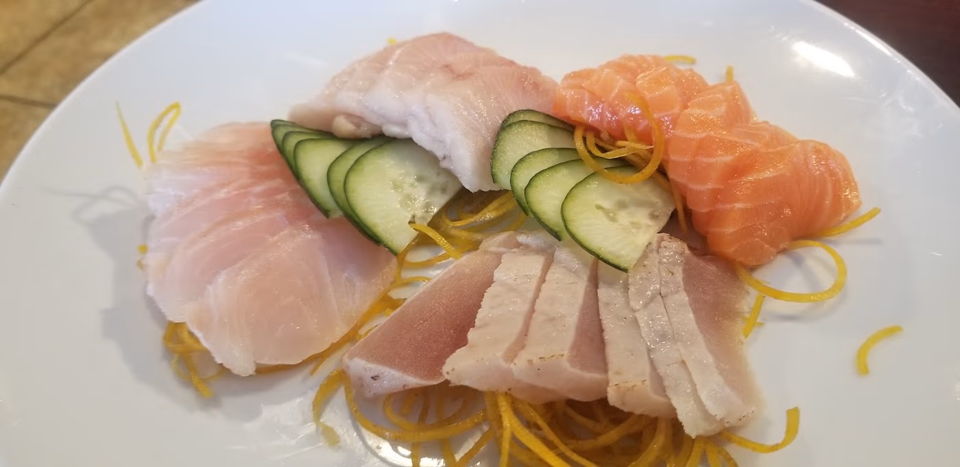 Blue Moon Asian Cuisine & Sushi Bar photo 3