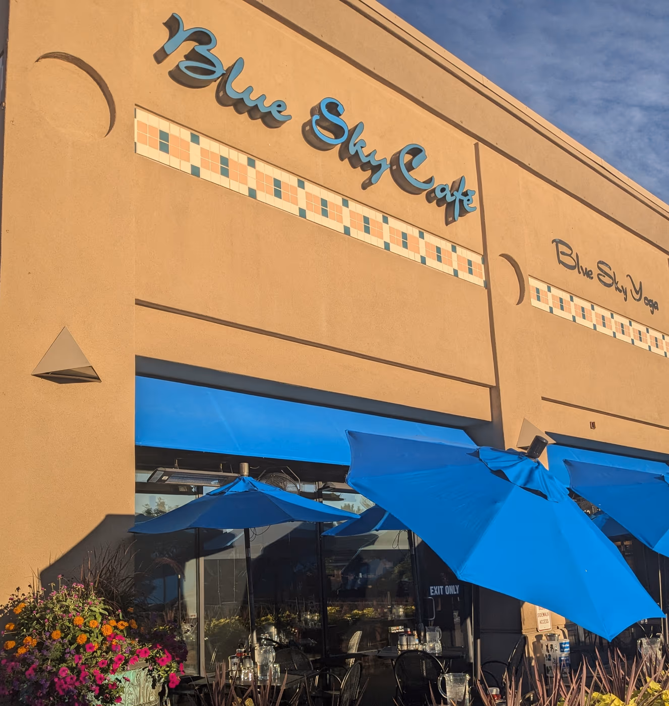 Blue Sky Cafe and Juice Bar photo 3