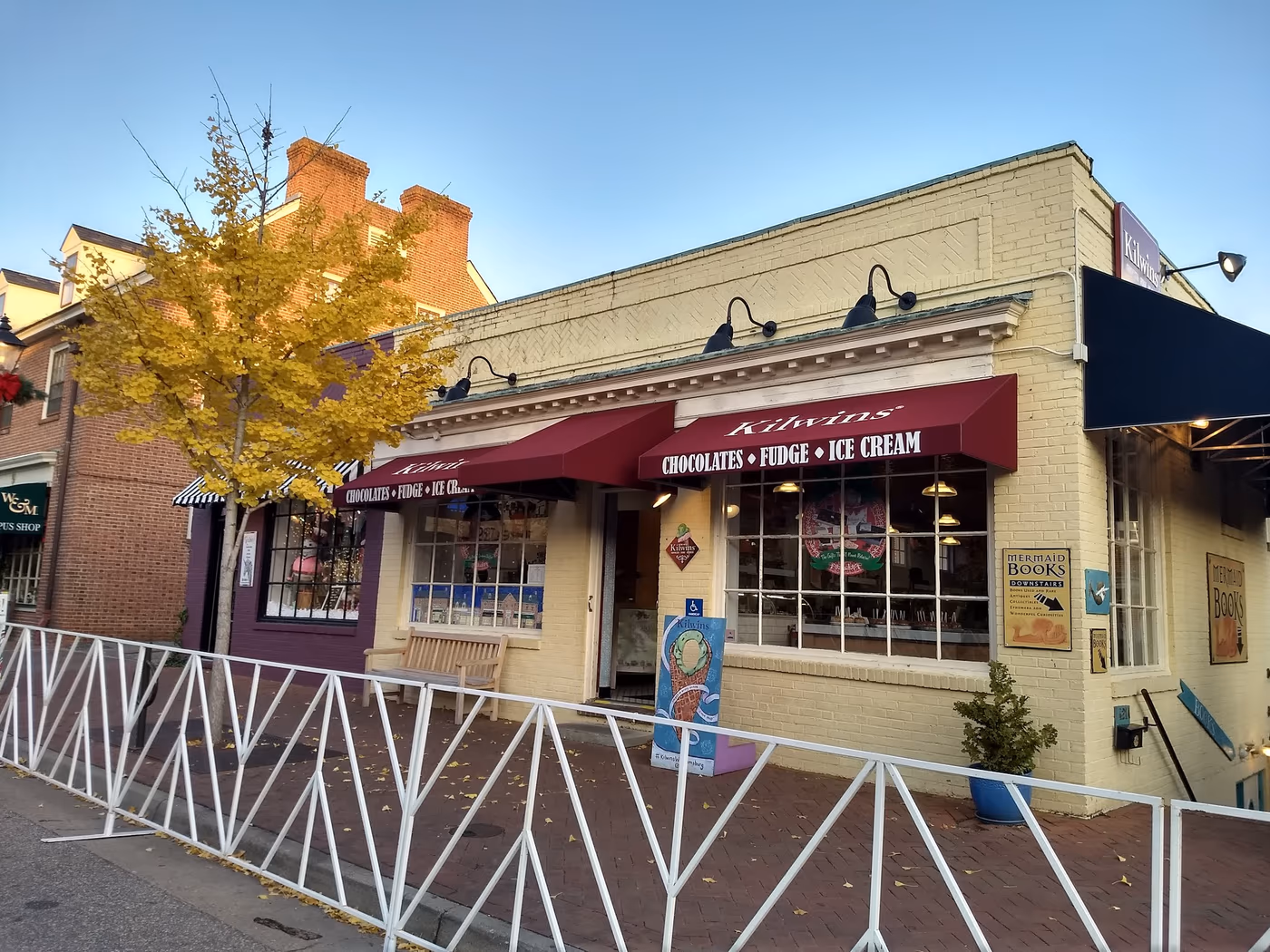 Blue Talon Bistro