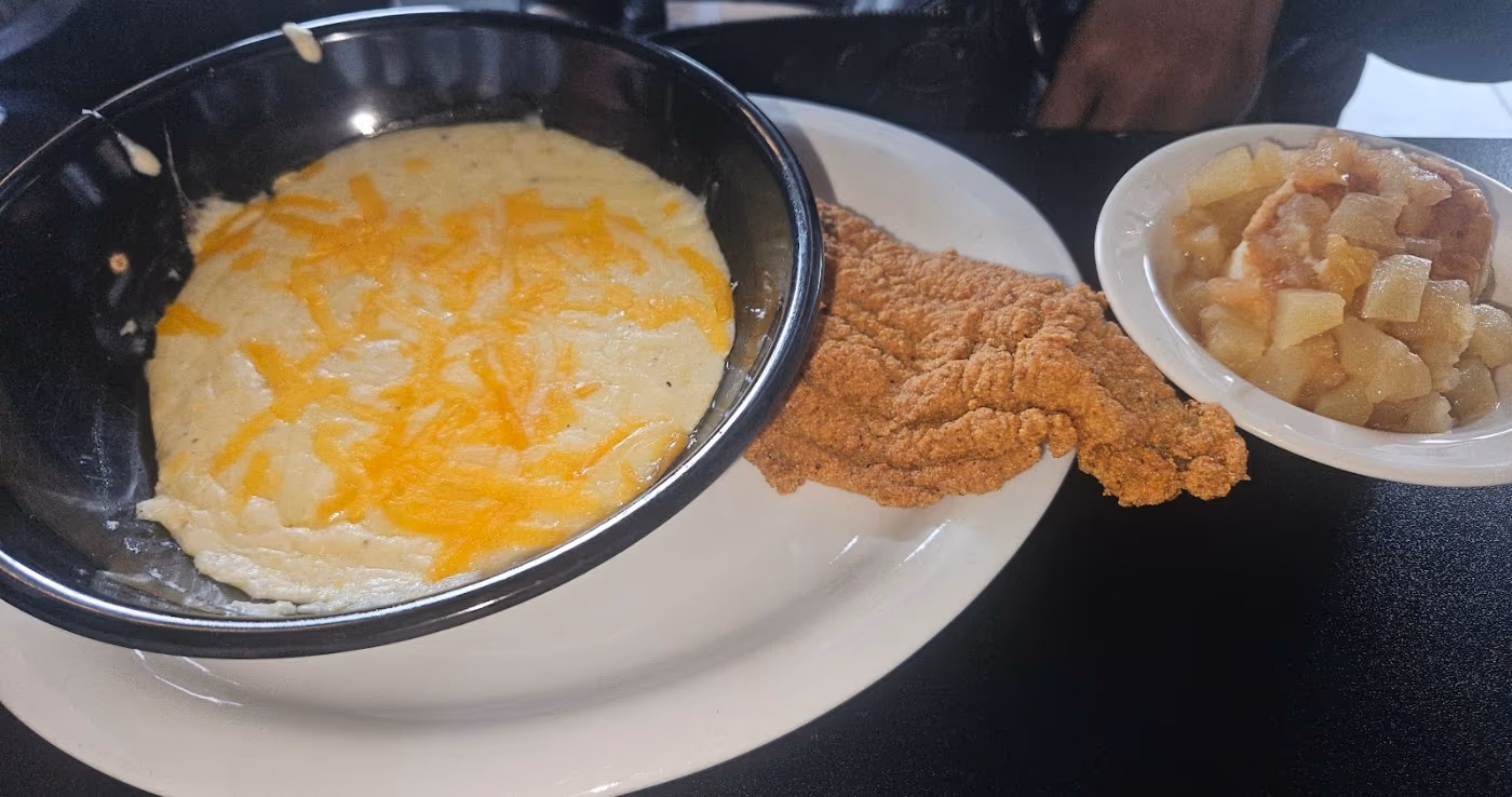 BLVD: Brunch Lunch Vibes Dinner (Daiquiris Wings & Seafood) photo 4