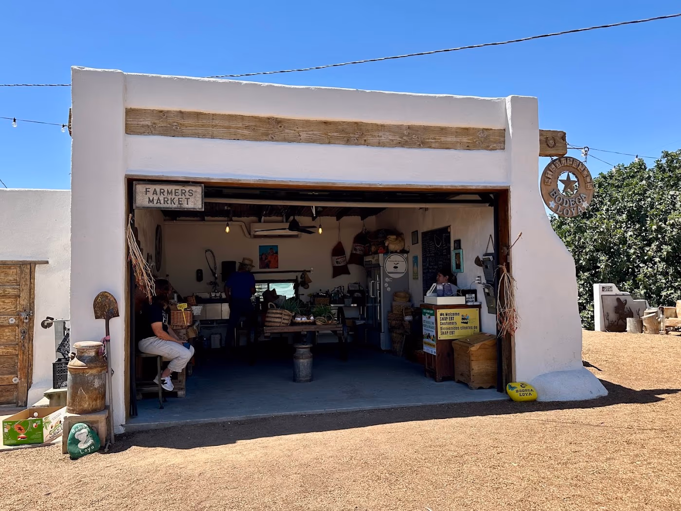 Bodega Loya photo 4