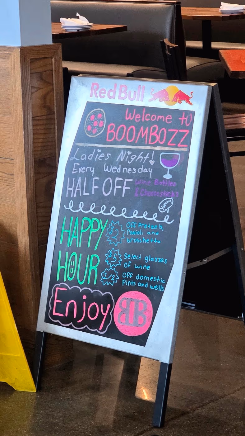 Boombozz Craft Pizza & Taphouse photo 2