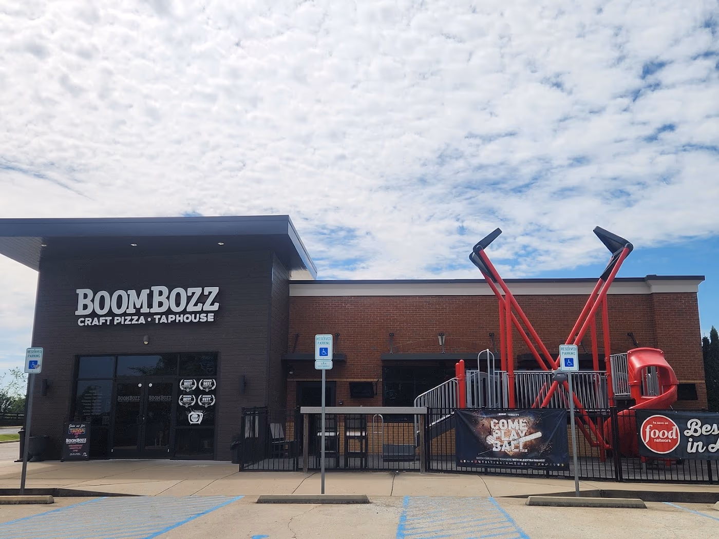 BoomBozz Craft Pizza & Taphouse photo 4