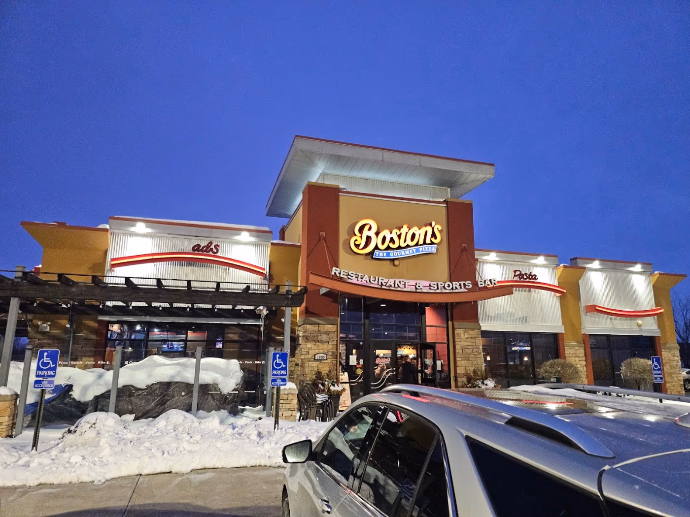 Boston's Pizza Restaurant & Sports Bar photo 2
