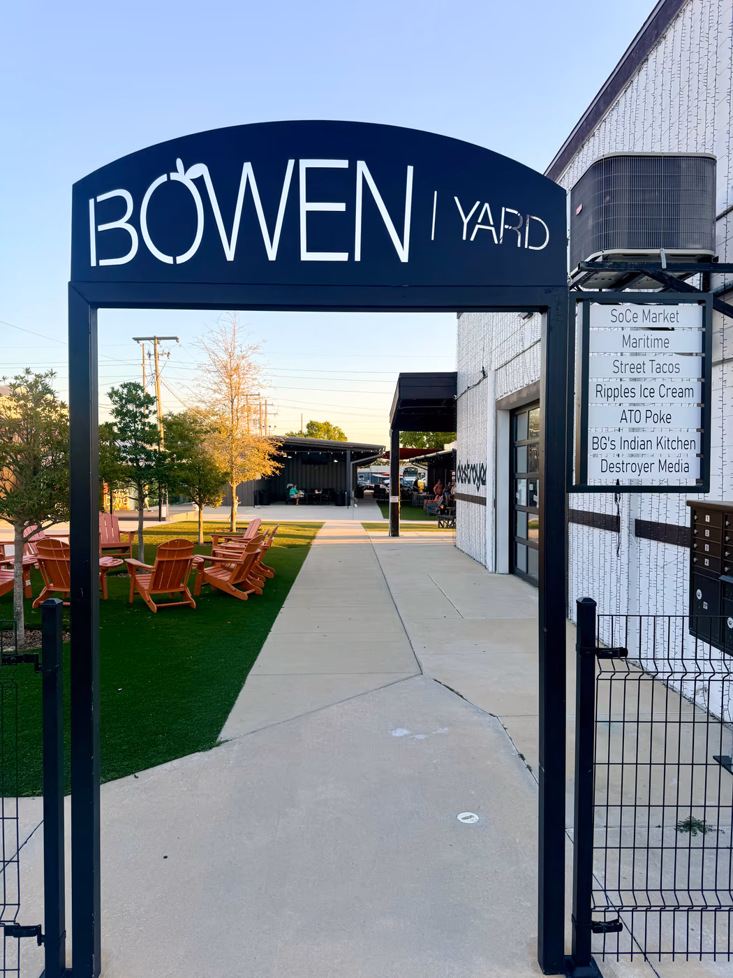 Bowen Yard photo 2