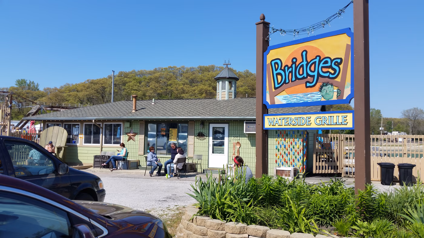Bridges Waterside Grille