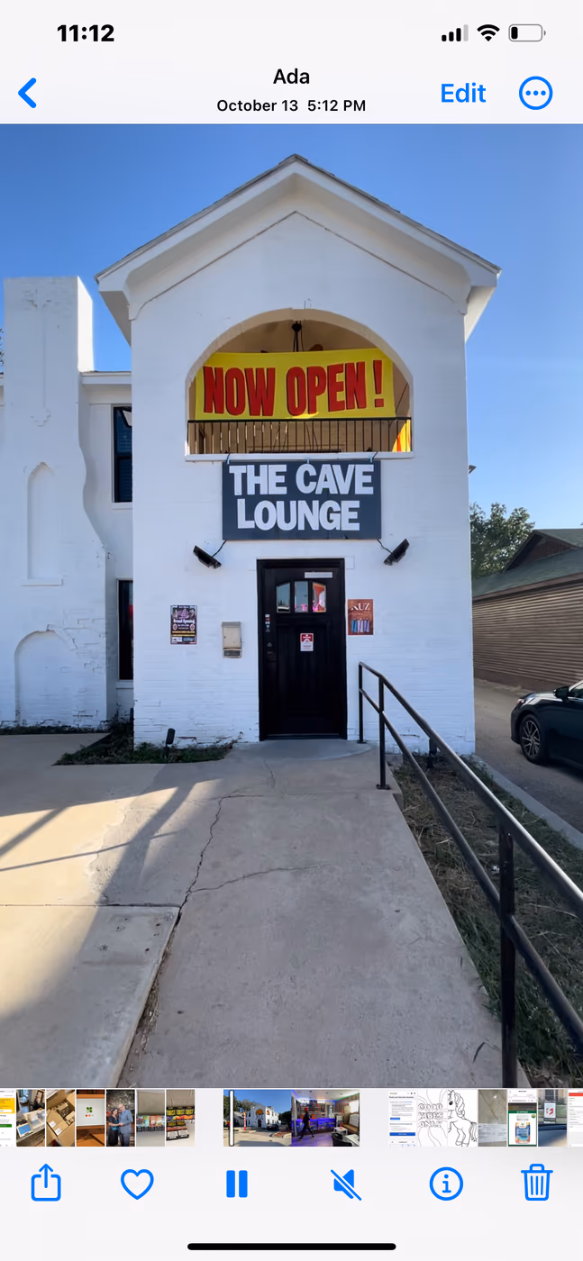 Buck’s Smoke & Cafe photo 2