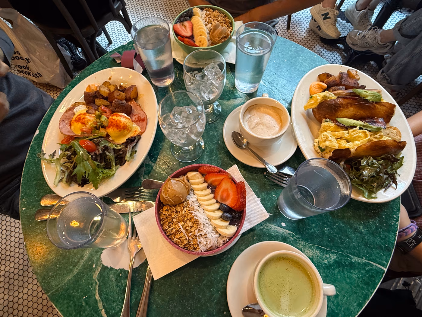 Cafe Bonjour