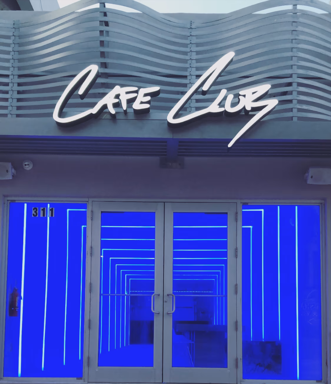 CAFE CLUB