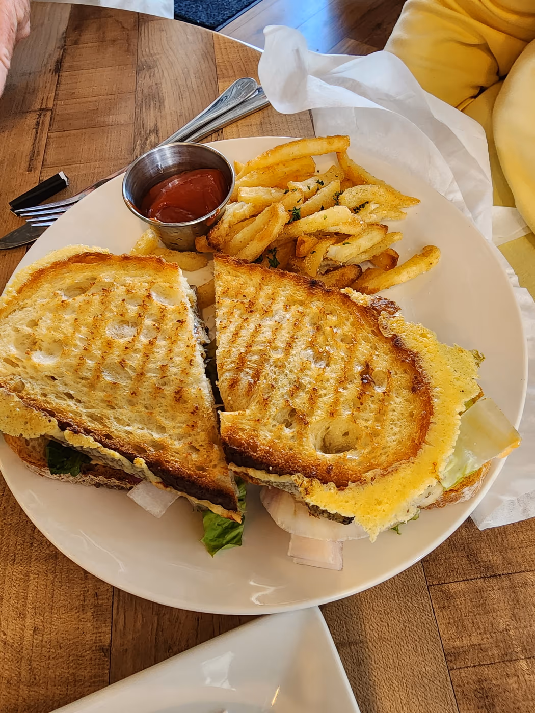 Cafe Lola Bistro