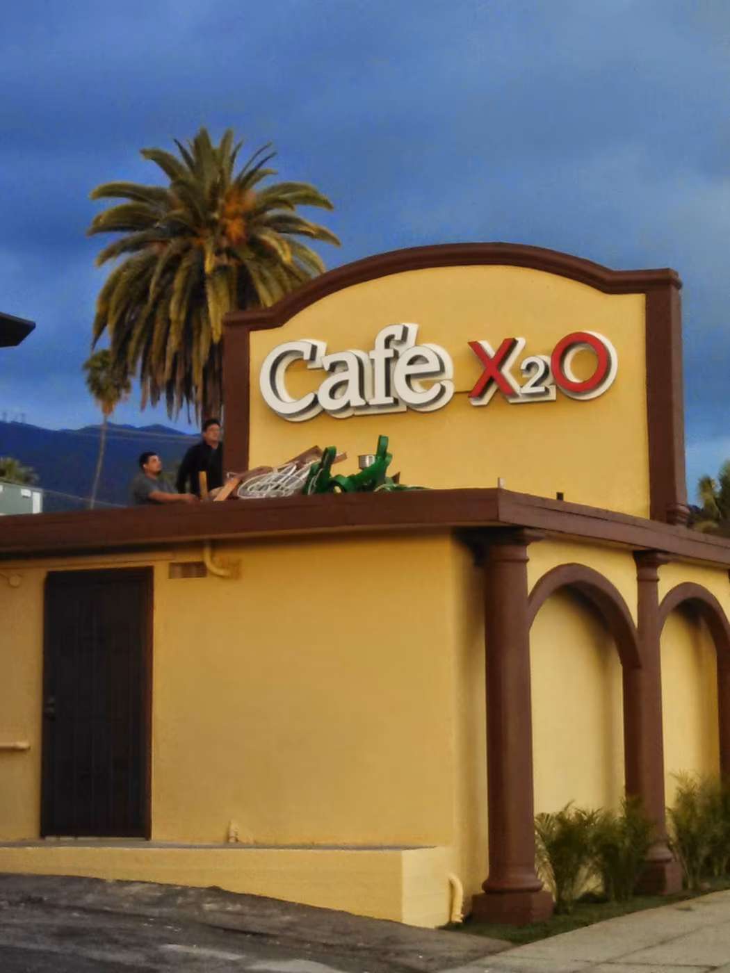 Cafe X2O, Monrovia