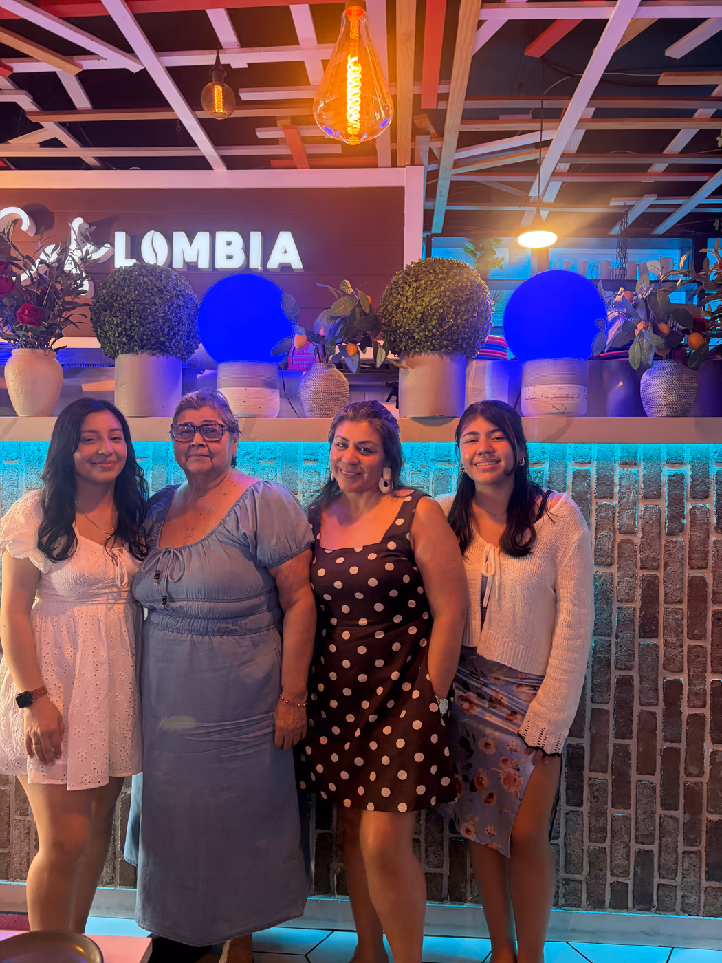 Cafelombia Bakery & Restaurant