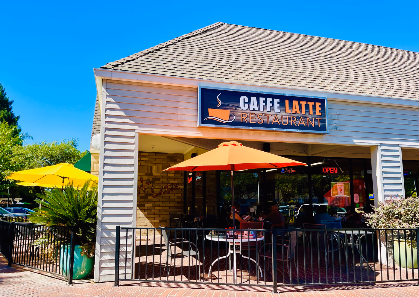 Caffè Latte Restaurant