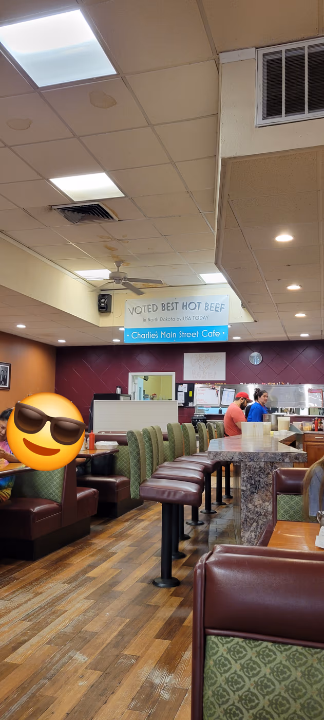 Charlie's Main Street Cafe