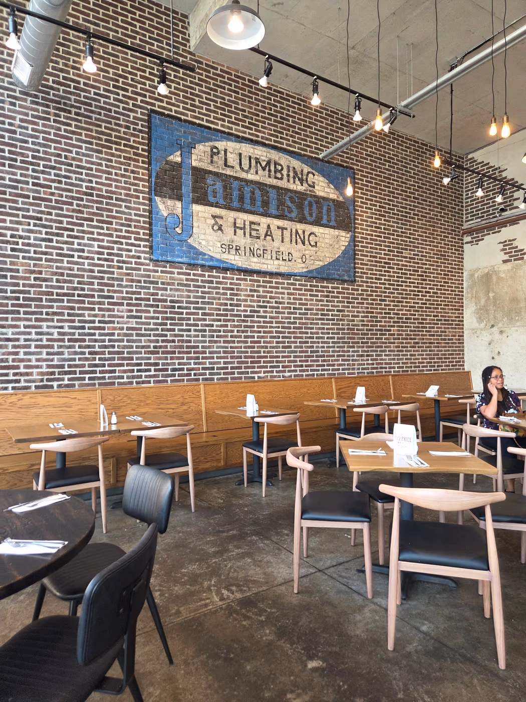 Charlo's Provisions & Eatery