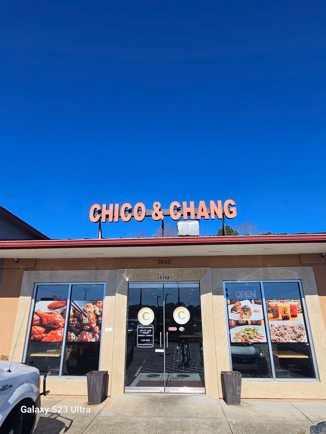CHICO & CHANG photo 2