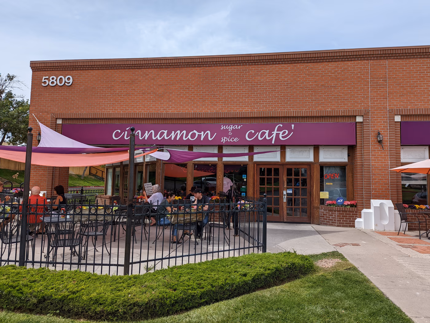 Cinnamon Sugar & Spice Cafe