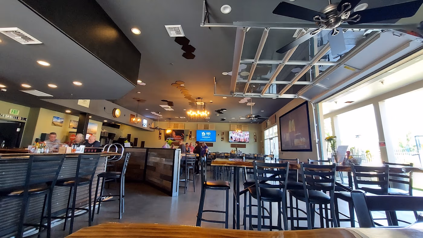 Cold Springs Crossing Bar & Grill photo 2