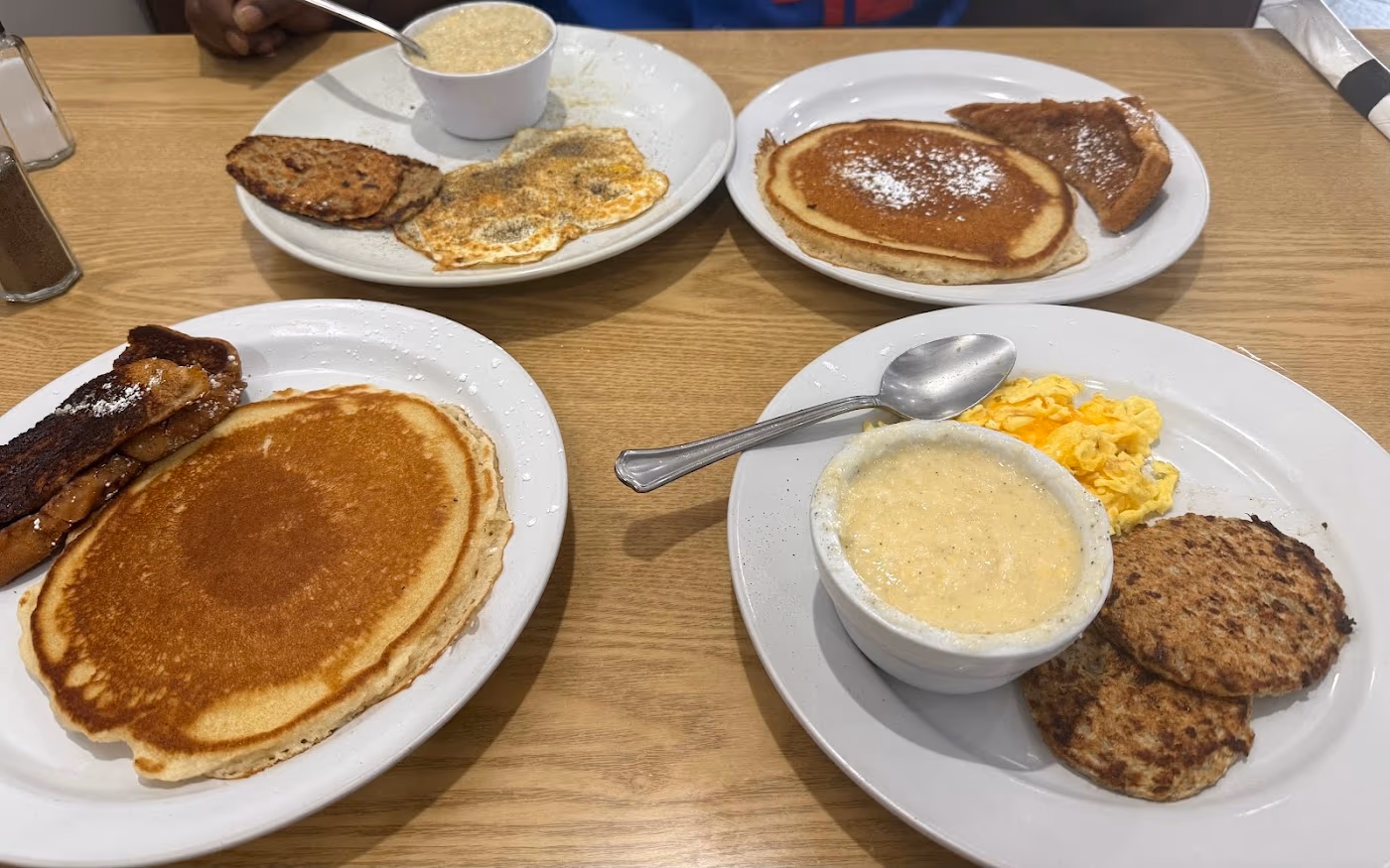 Conyers Restaurant Breakfast Bar & Grill photo 3